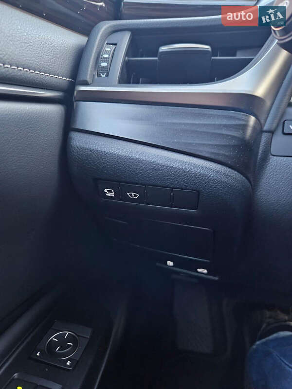 Седан Lexus ES 2018 в Одесі