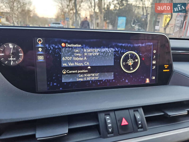 Седан Lexus ES 2018 в Одесі