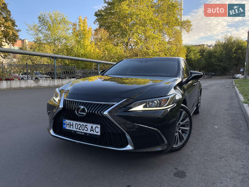 Седан Lexus ES 2019 в 