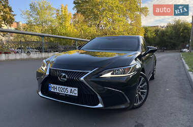 Седан Lexus ES 2019 в 