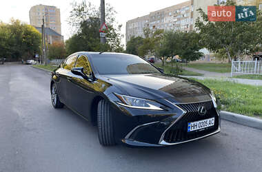 Седан Lexus ES 2019 в 