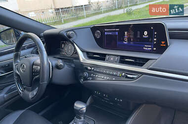 Седан Lexus ES 2019 в 