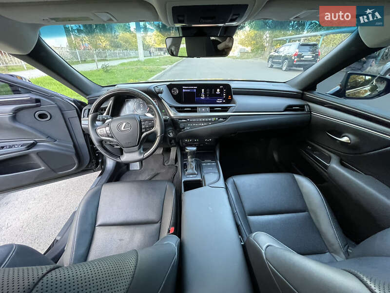 Седан Lexus ES 2019 в Николаеве