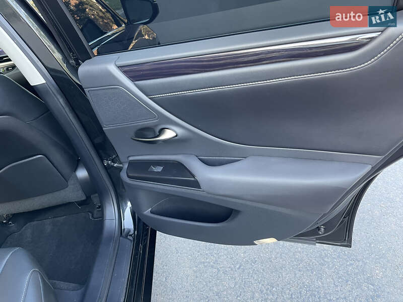 Седан Lexus ES 2019 в Николаеве