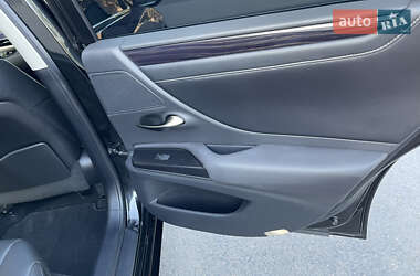 Седан Lexus ES 2019 в 