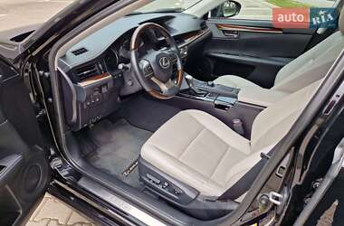 Седан Lexus ES 2016 в 