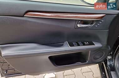 Седан Lexus ES 2016 в 