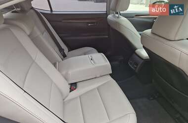 Седан Lexus ES 2016 в 