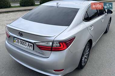 Седан Lexus ES 2018 в 