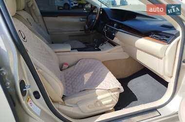 Седан Lexus ES 2015 в 