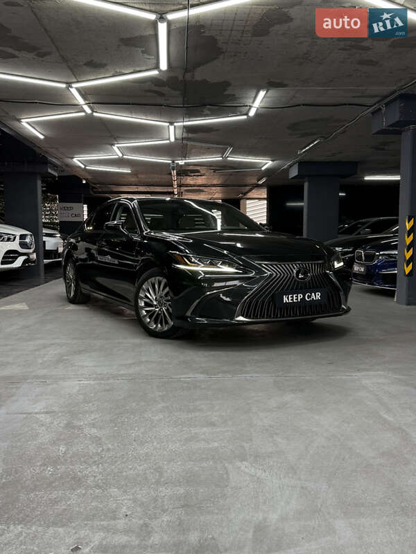 Lexus ES 2019