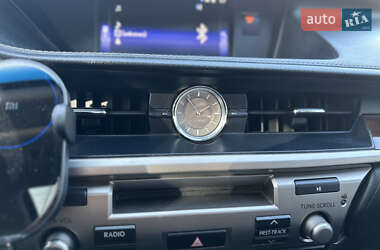 Седан Lexus ES 2015 в 