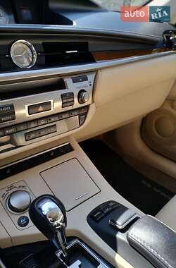 Седан Lexus ES 2012 в 