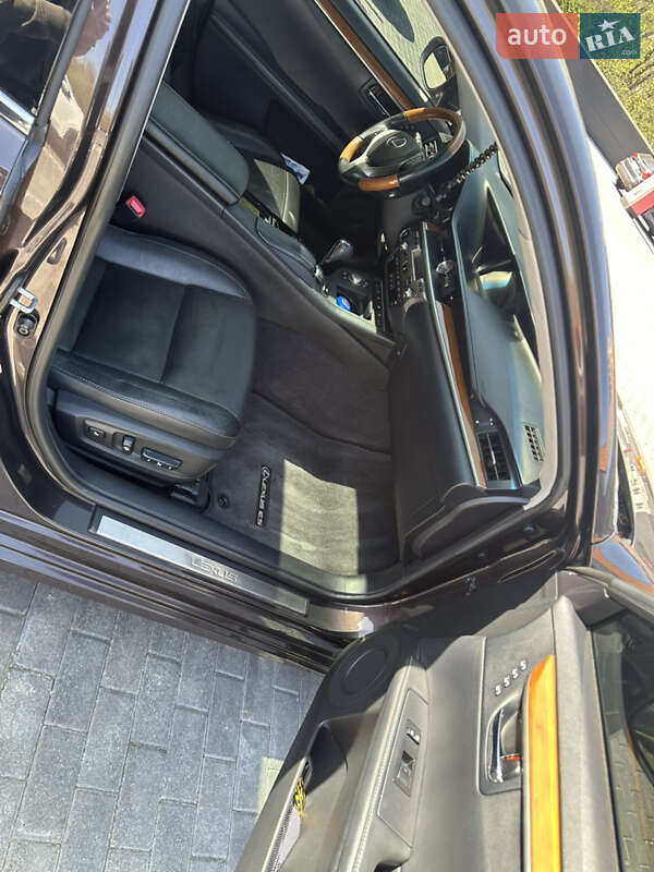 Седан Lexus ES 2012 в Киеве