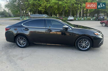 Седан Lexus ES 2018 в 