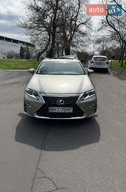Седан Lexus ES 2016 в Одесі