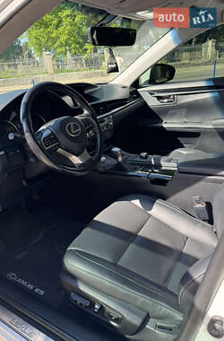 Седан Lexus ES 2017 в 
