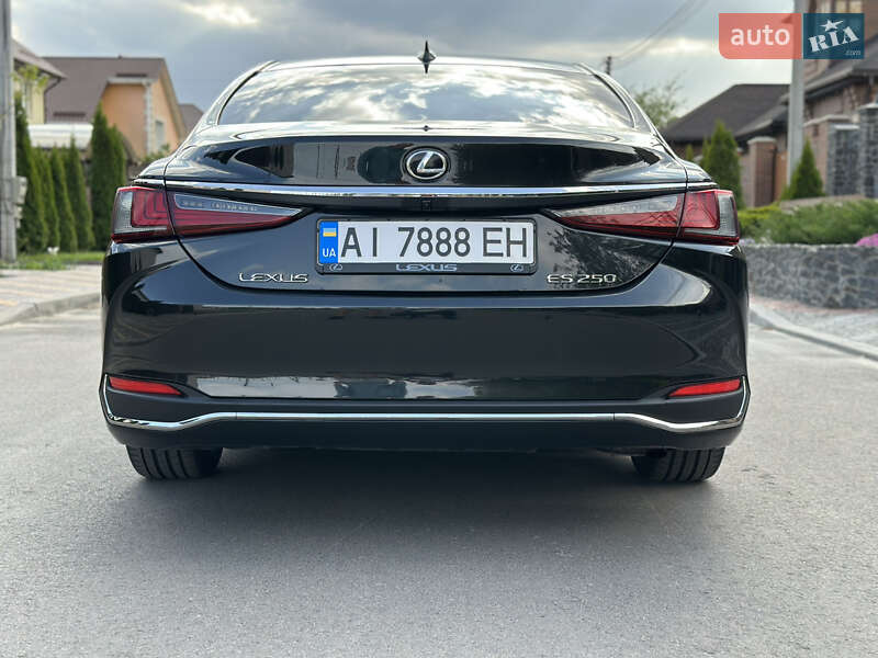 Седан Lexus ES 2021 в Киеве