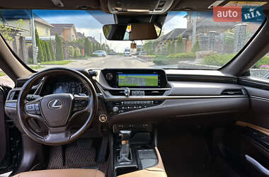 Седан Lexus ES 2021 в 