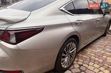 Седан Lexus ES 2019 в 