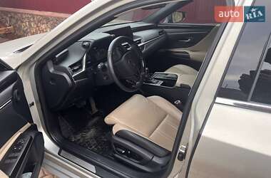 Седан Lexus ES 2019 в 