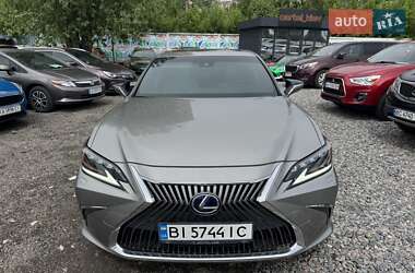 Седан Lexus ES 2019 в Киеве