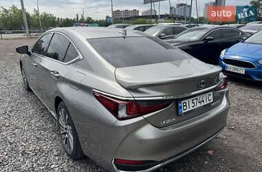 Седан Lexus ES 2019 в Киеве