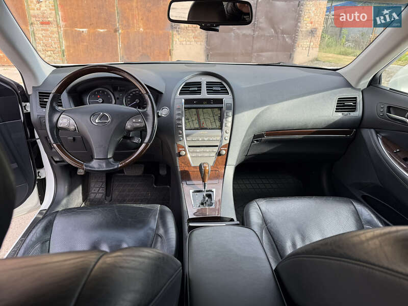 Седан Lexus ES 2011 в Броварах