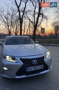 Седан Lexus ES 2014 в Кропивницькому
