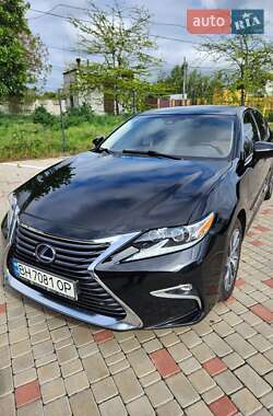Седан Lexus ES 2016 в Одесі