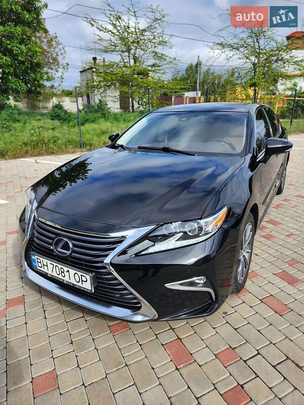 Седан Lexus ES 2016 в Одесі