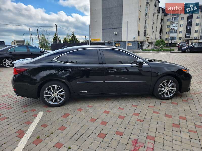 Седан Lexus ES 2016 в Одесі