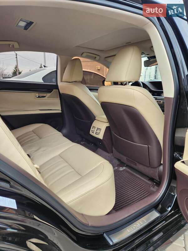 Седан Lexus ES 2016 в Одесі
