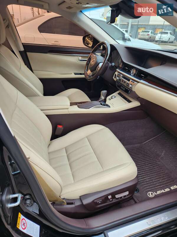 Седан Lexus ES 2016 в Одесі