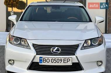 Седан Lexus ES 2015 в Тернополе Седан Lexus ES 2015 в Тернополе