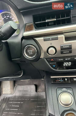 Седан Lexus ES 2013 в 