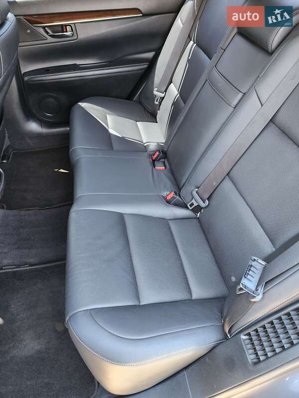 Седан Lexus ES 2013 в Одессе