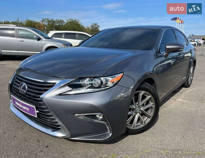 Lexus ES 2016