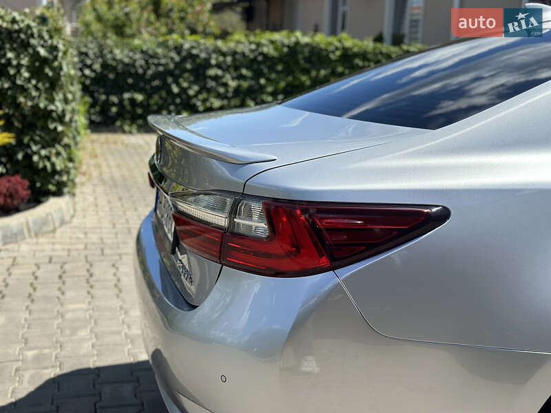 Седан Lexus ES 2015 в Одессе