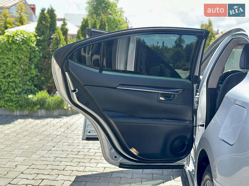 Седан Lexus ES 2015 в Одессе