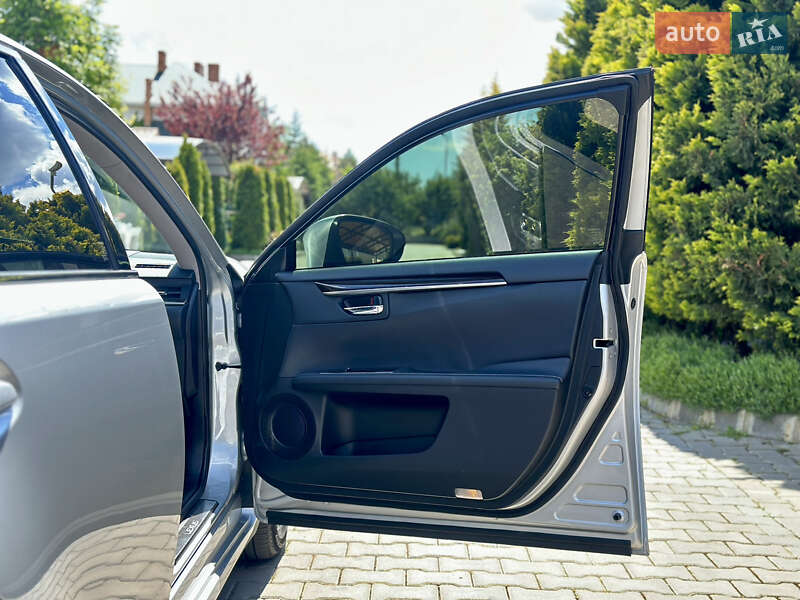 Седан Lexus ES 2015 в Одессе