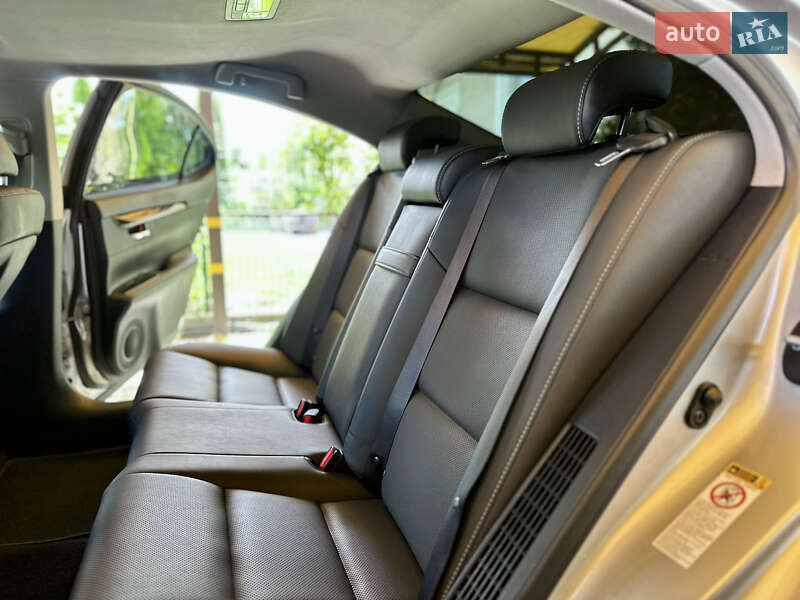 Седан Lexus ES 2015 в Одессе