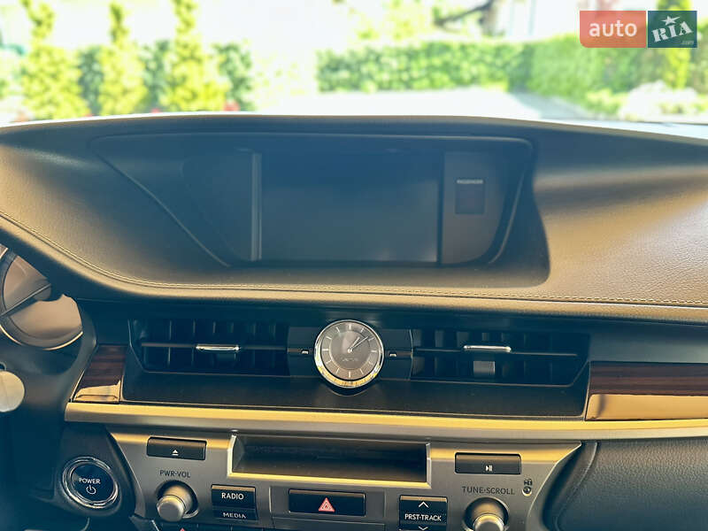 Седан Lexus ES 2015 в Одессе