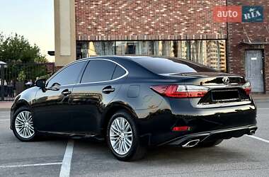 Седан Lexus ES 2016 в 