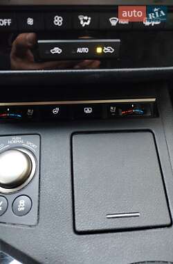Седан Lexus ES 2012 в 