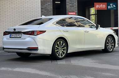 Седан Lexus ES 2020 в 
