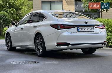 Седан Lexus ES 2020 в 