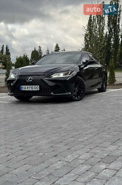 Седан Lexus ES 2018 в 