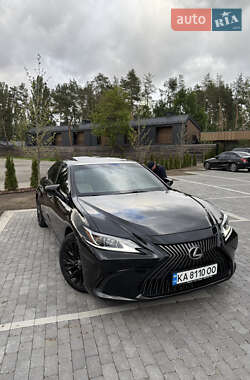 Седан Lexus ES 2018 в 