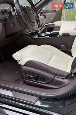 Седан Lexus ES 2018 в 